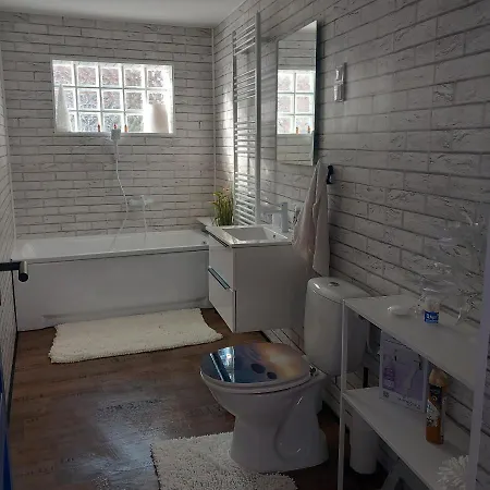 White Wood House - *